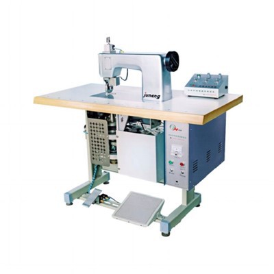 फीता मशीन